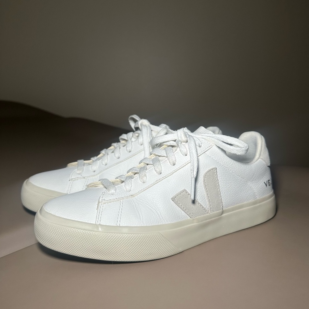 Veja Campo Leather Low Sneaker